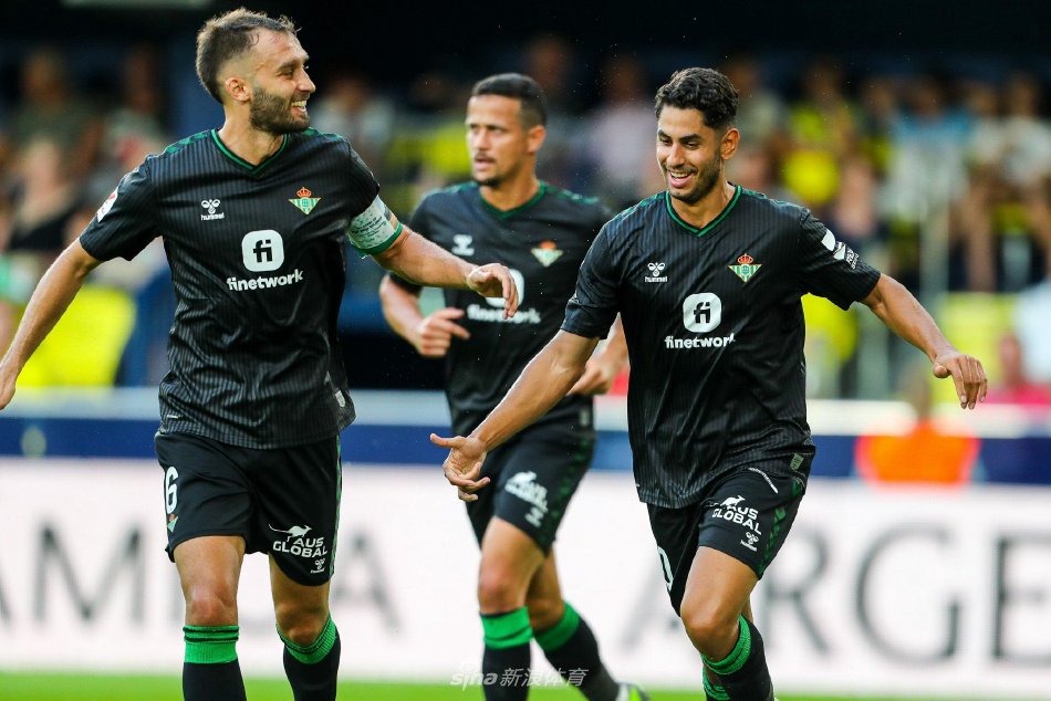 相比詹姆斯 相比詹姆斯