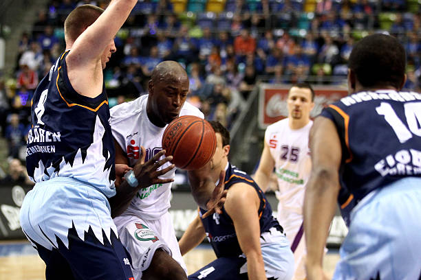 不仅关注球 不仅关注球