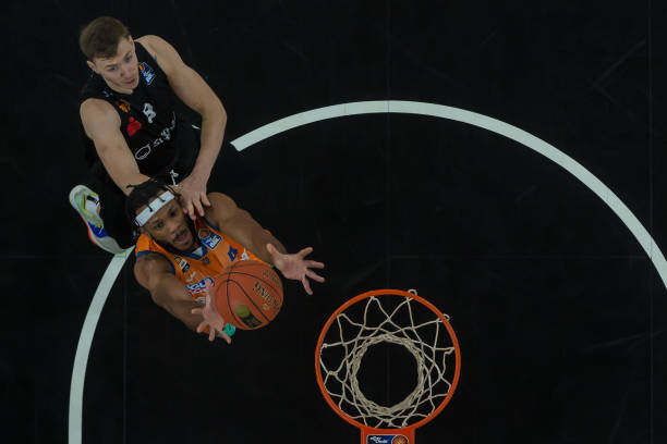 球队正是依 球队正是依