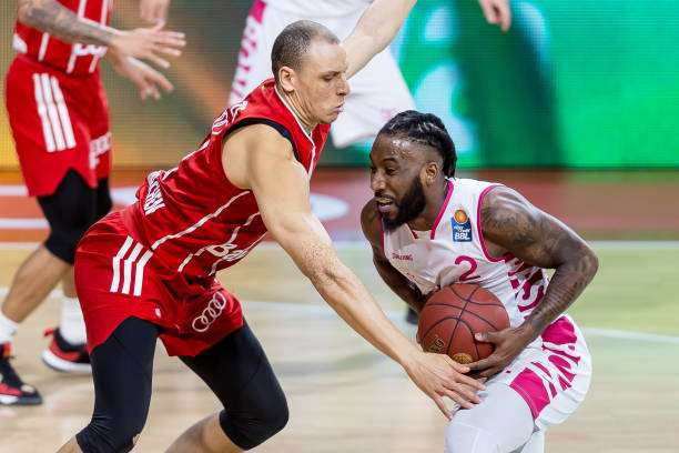 能够同时兼 能够同时兼