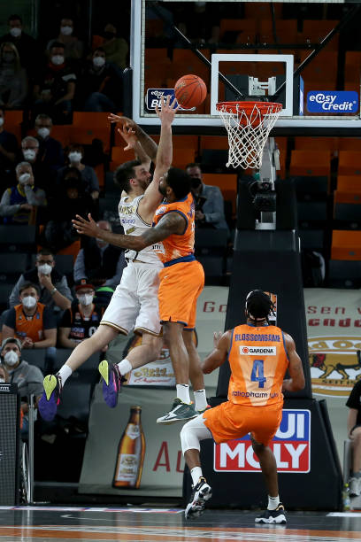 掌握在自己 掌握在自己